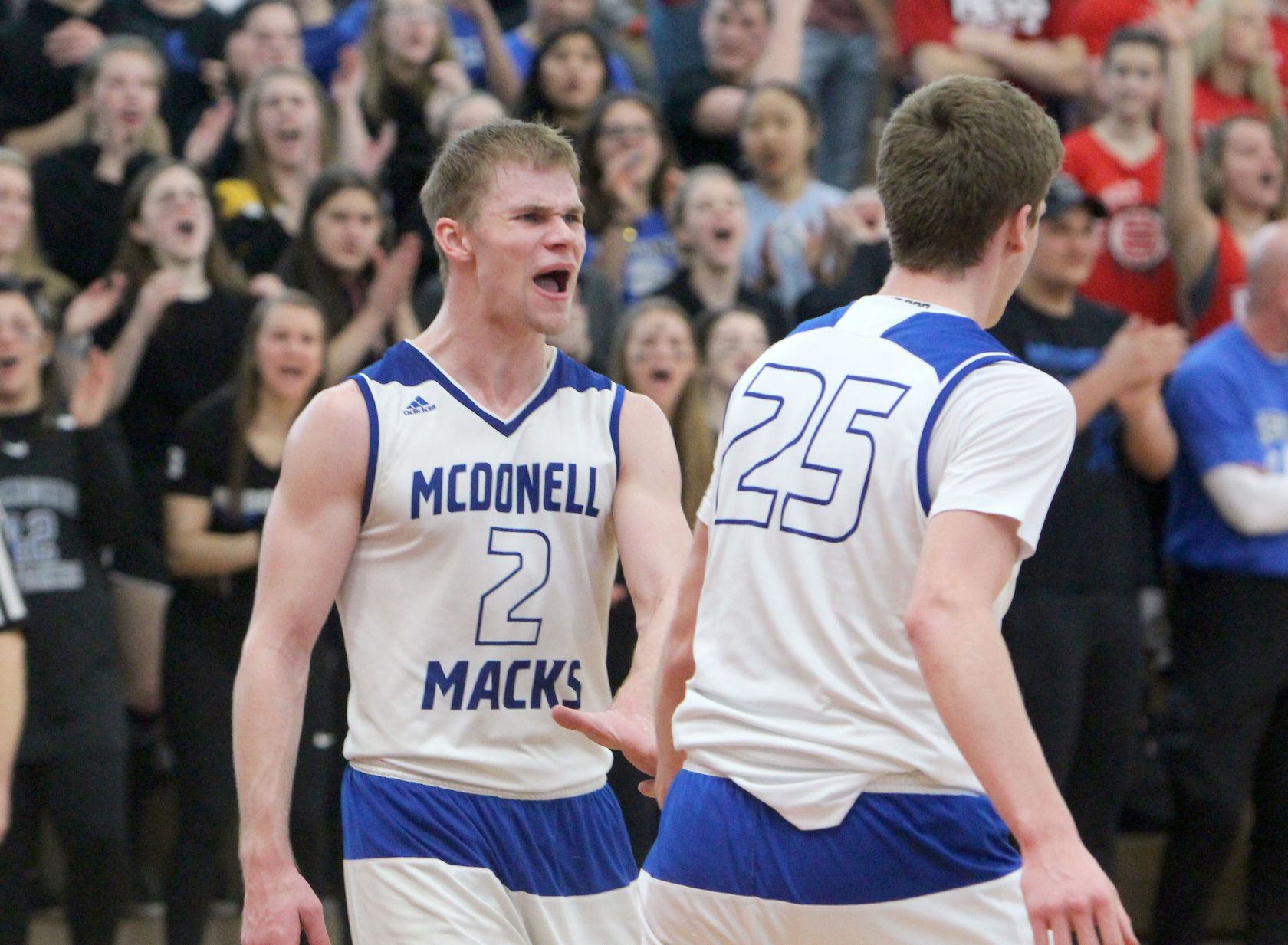 McDonell boys basketball vs Luck at Chi-Hi 3-9-19